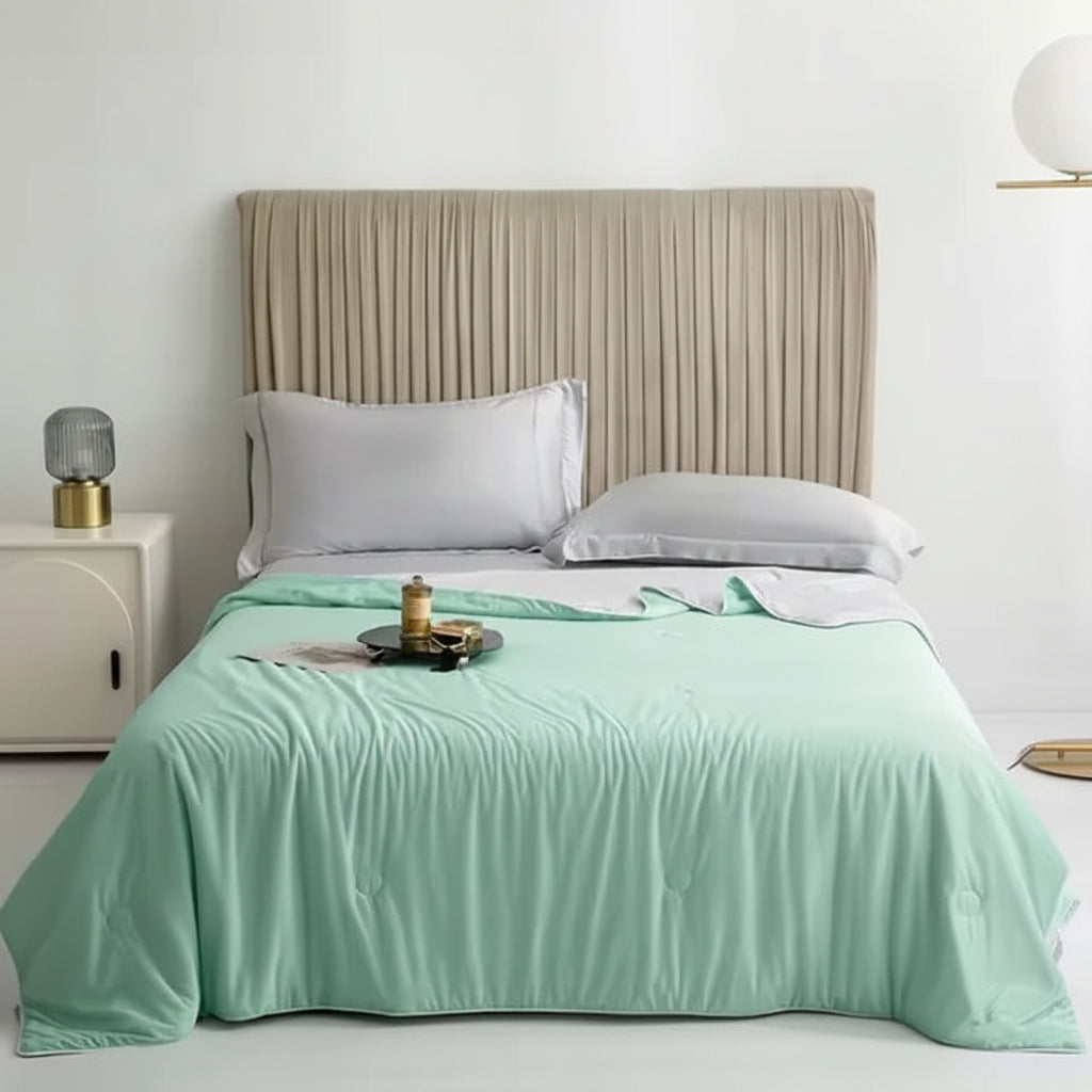 Cooling Blanket Lightweight Breathable Bedding Blanket