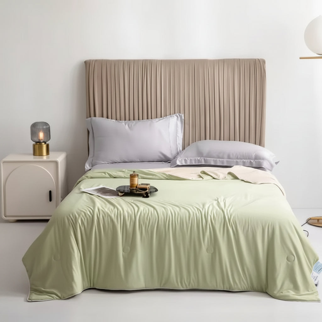 Cooling Blanket Lightweight Breathable Bedding Blanket