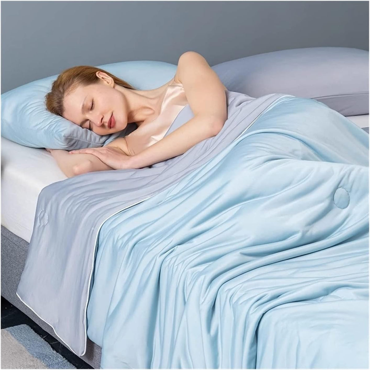Cooling Blanket Lightweight Breathable Bedding Blanket