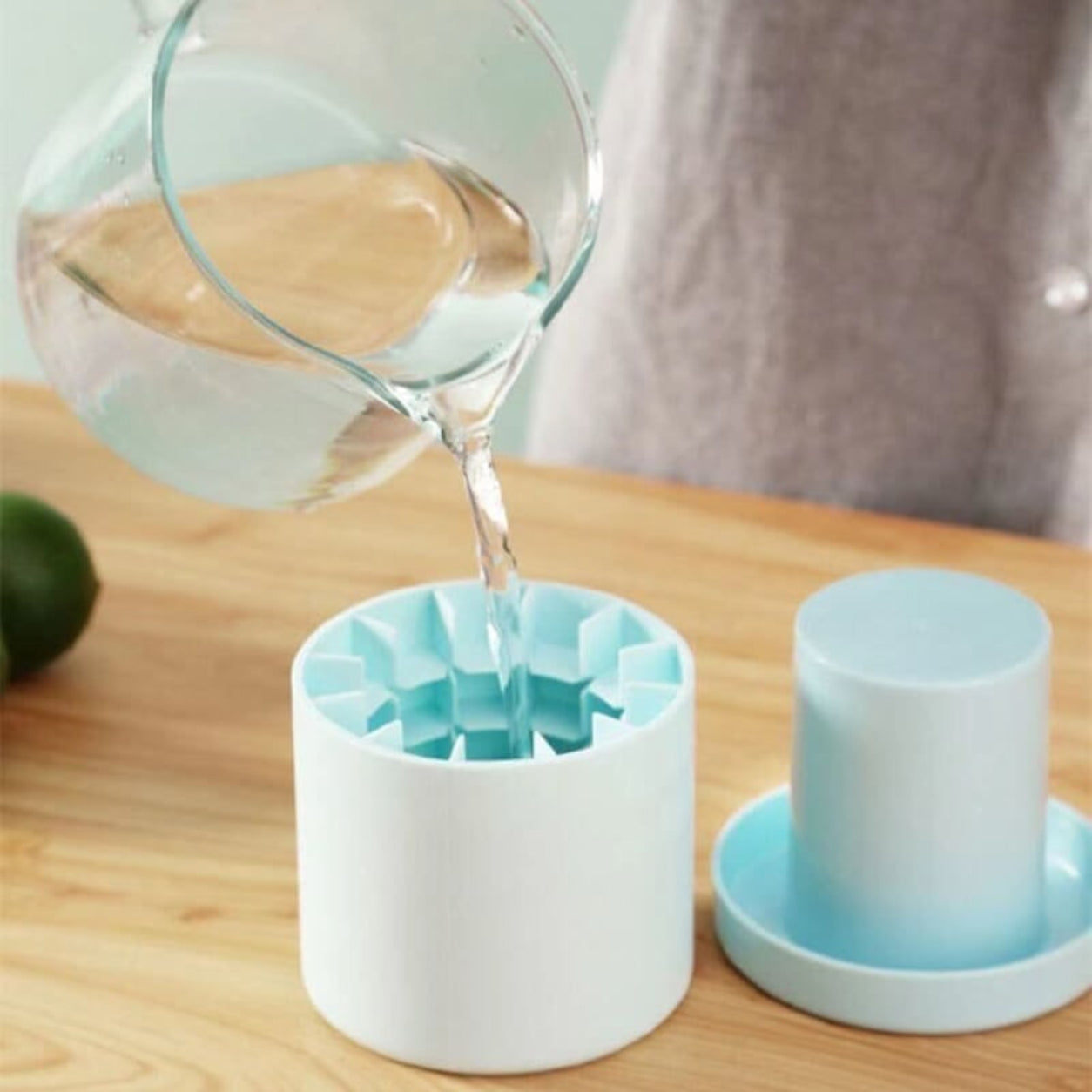 Square Ice Cube Tray with Lid Stackable Ice Cube Storage Container