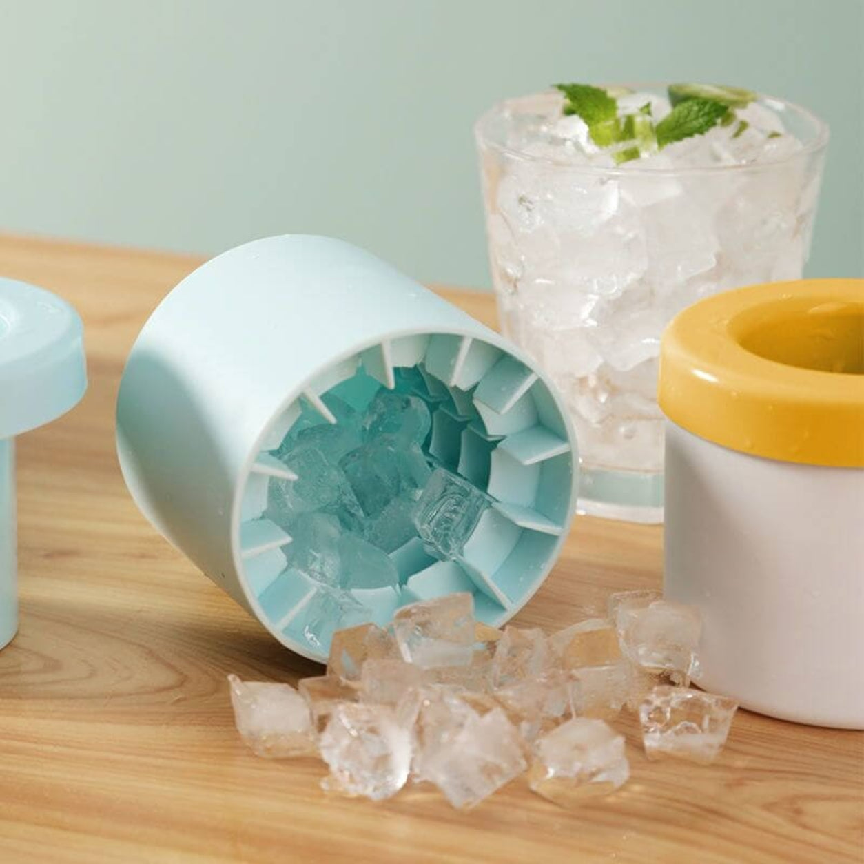 Square Ice Cube Tray with Lid Stackable Ice Cube Storage Container