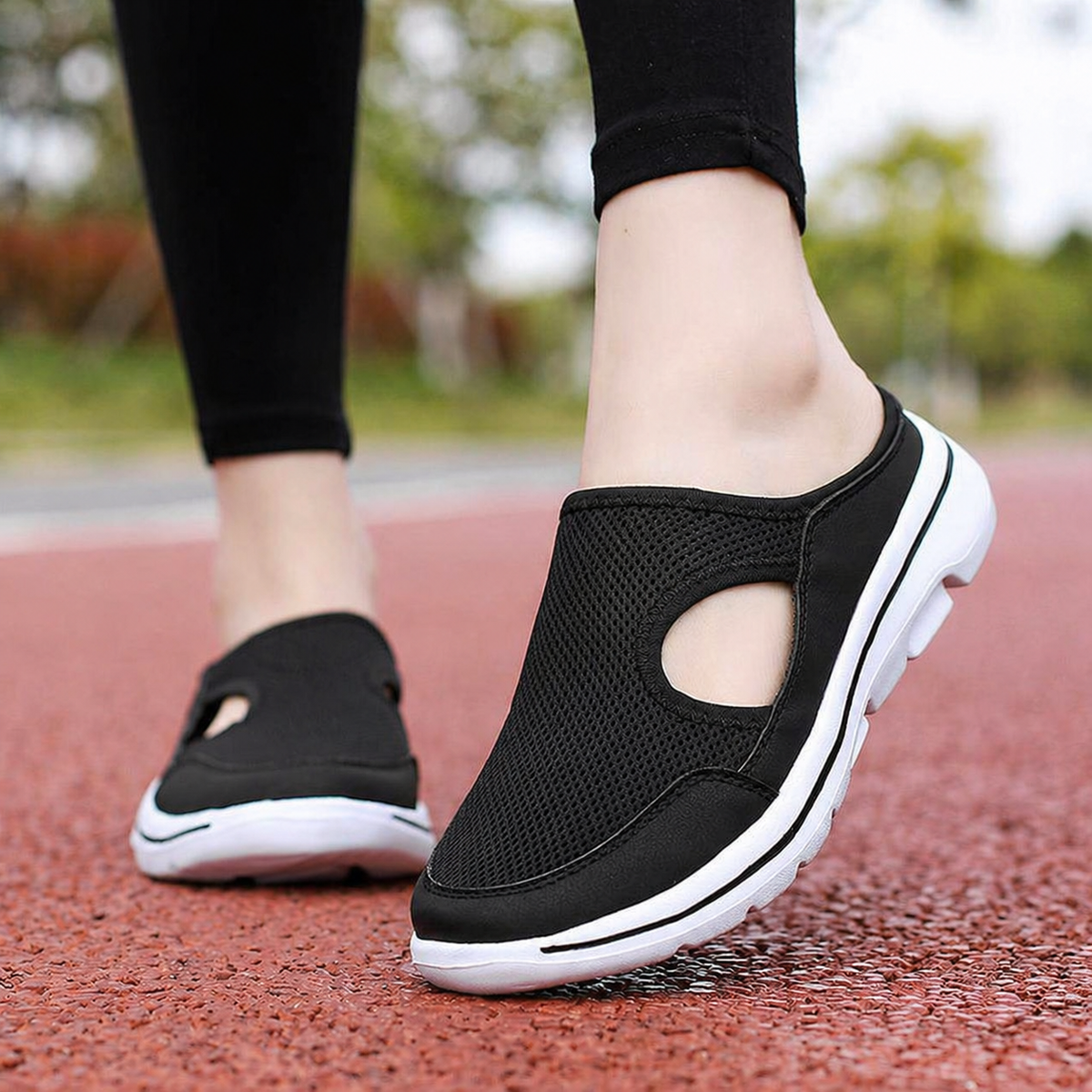Supportive Indoor Slippers with Cushioned Sole for Everyday Wear